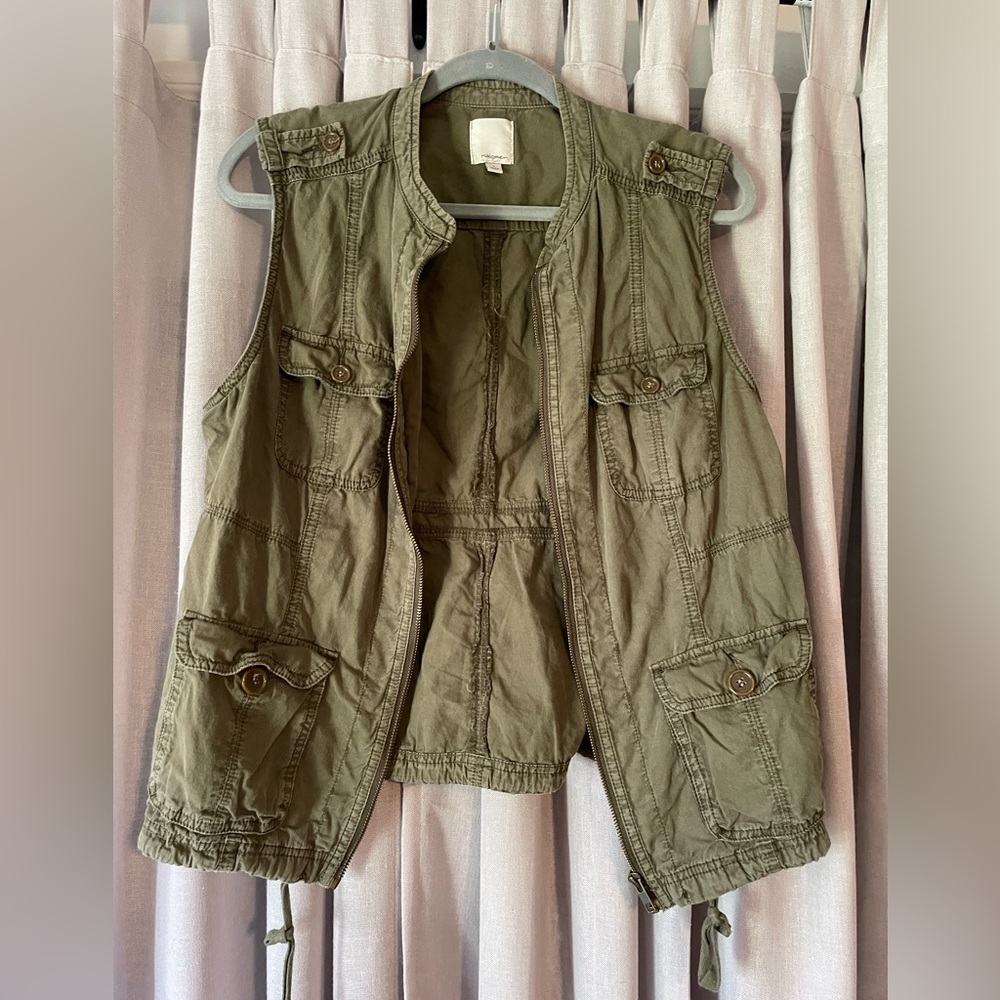 Halogen women’s utility olive vest